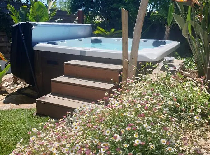 Cote Mer, Provence Style, Near St Tropez * La Croix-Valmer